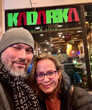 Co myslíte, že nabízejí v jednom z - podle nás - nejskvělejších vinných barů v Budapešti na skleničku a za rozumný peníz?...